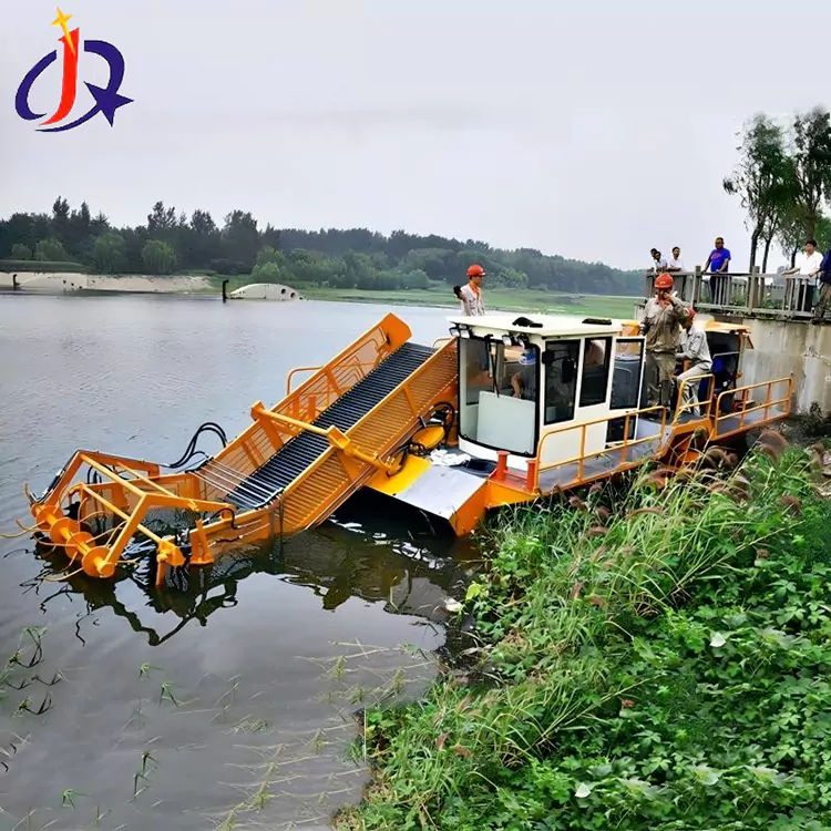 IHyacinth kunye neDuckweed Cutter Boat